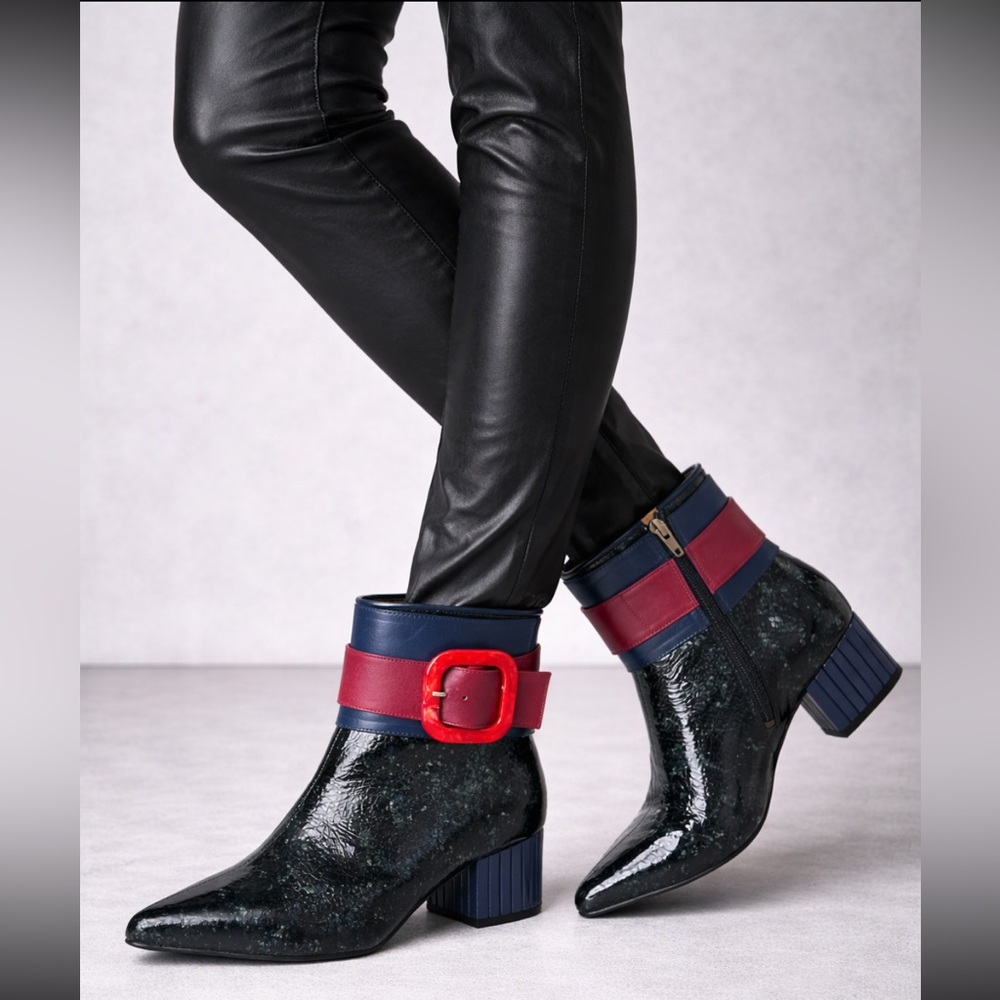 John Fluevog effortless Miranda Ankle Boots patent leather black heel sapphire 7